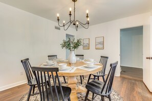 House (4 Bedrooms) | Interior - Family-friendly Home: 6 Mi to Downtown Mobile! (Mobile)