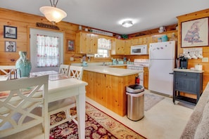 House (2 Bedrooms) | Interior