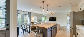 Inviting Columbus Home w/ Deck: 7 Mi to Downtown!