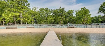 Updated Wellston Cabin, Walk to Lake Beach + Dock!