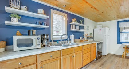 Cozy Wellston Cabin - Walk to Crystal Lake!
