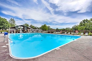 Apartment (2 Bedrooms) | Interior - Near Branson Landing / Sister Condo Very Close by! (Branson)