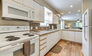 Apartment (2 Bedrooms) | Interior - Resort-style Amenities! Convenient Branson Condo (Branson)