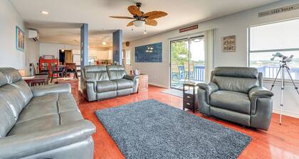 Waterfront Lake Buchanan Cottage w/ Kayaks!