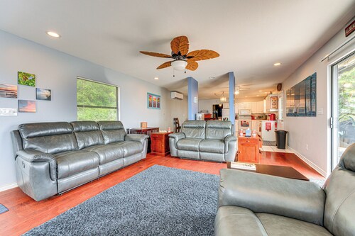 Waterfront Lake Buchanan Cottage w/ Kayaks!
