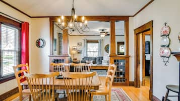 House (4 Bedrooms) | Interior