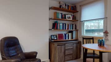 Basic Apartment | Interior