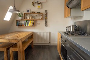 베이직 아파트 | 전용 주방 | 냉장고, 오븐, 쿡탑, 전기 주전자