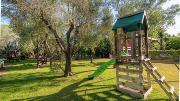Children's play area - outdoor