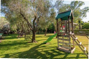 Utendørs lekeområde for barn