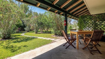 Standardzimmer, Terrasse, Gartenblick | Terrasse/Patio