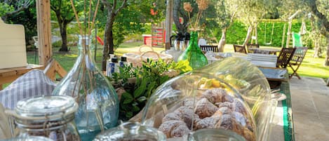 Colazione a buffet inclusa, servita tutte le mattine