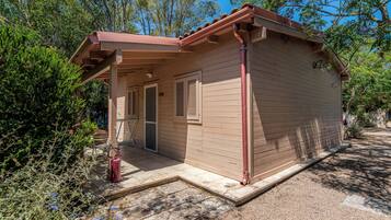 Economy Bungalow | Terrace/patio