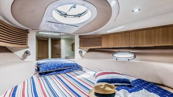 2 Schlafzimmer, Schreibtisch, Bettwäsche