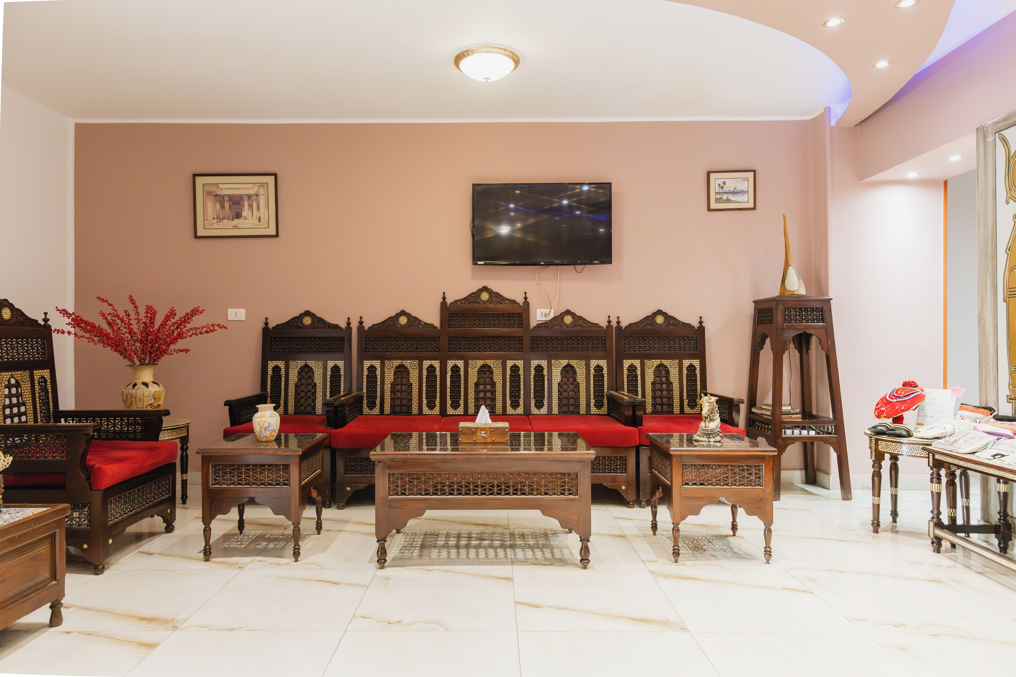 Photo - Jimmy Pyramids Hotel