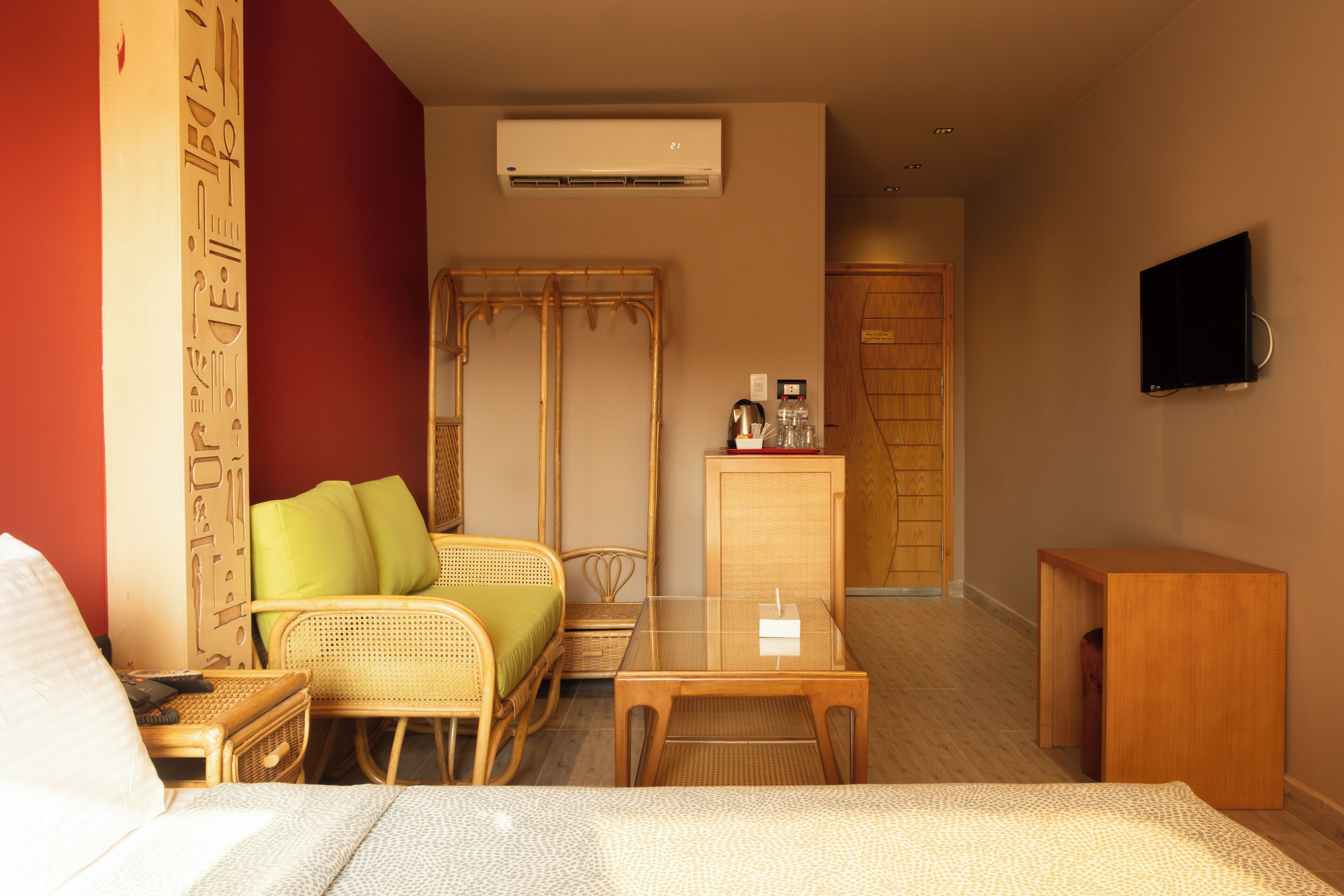 Photo - Jimmy Pyramids Hotel