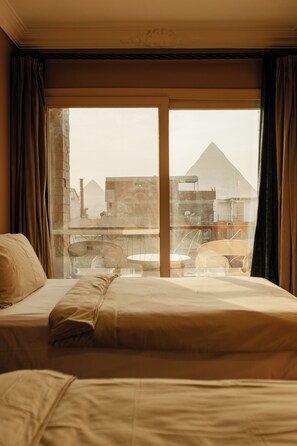 Junior Twin Suite Pyramids View - Jimmy Pyramids Hotel (Giza)