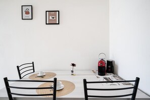 Dining - Bari Cozy Apartment by Wonderful Italy (Bari)