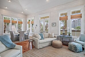 Smart TV, ping pong, books - 3BR Coastal Retreat w/ Porch Swing, Fire Pit + 2 Private Beaches | Blue Moon (Destin)