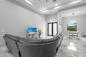 Smart TV, table tennis