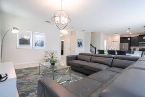 Fernseher, Tischtennisplatte