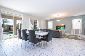 Interior - Resort Access - Themed Rooms (Four Corners)