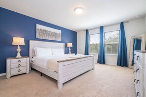 5 bedrooms, iron/ironing board, WiFi, bed sheets - Private Pool - Resort Access - Near Disney (Davenport)