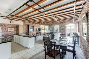 Interior - The Factor’s Flat, Historic | River View (Savannah)