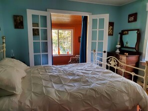 2 makuuhuonetta, silitysrauta/-lauta, ilmainen Wi-Fi, vuodevaatteet
