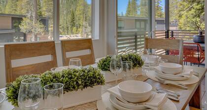 Bluebird Days at Palisades - TLUXP