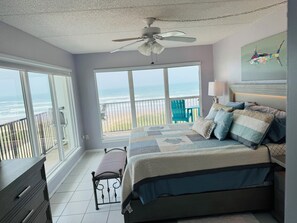 3 bedrooms, free WiFi, bed sheets, wheelchair access - Panoramic Ocean Front view 3 bedroom 3 bath condo
STR License 2024-0443 (South Padre Island)