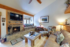 Smart TV, books - Close to the National Parks and Ski Resorts. 11 miles from Jackson Hole. (Wilson)