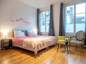 2 dormitorios, escritorio, tabla de planchar con plancha y wifi gratis