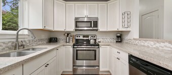 Sherwood Cottage - Steps from Old Town & Poudre River