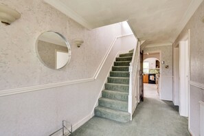 Interior - Kidlington 3 BR House & parking & large garden (Kidlington)