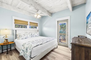 6 bedrooms, iron/ironing board, free WiFi, bed sheets