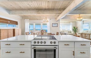 Interior - Island Kisses and Starfish Wishes: Beachfront, 6 bedrooms, private pool (St. George Island)