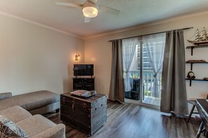 Smart TV - Oceanview unit with a pool, just steps from the beach! (Carolina Beach)