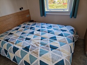 3 bedrooms, WiFi - Mobilhome 3 Chambres, 2 Salles de Bain, Terrasse Couverte Dans Camping Familial (Biscarrosse)