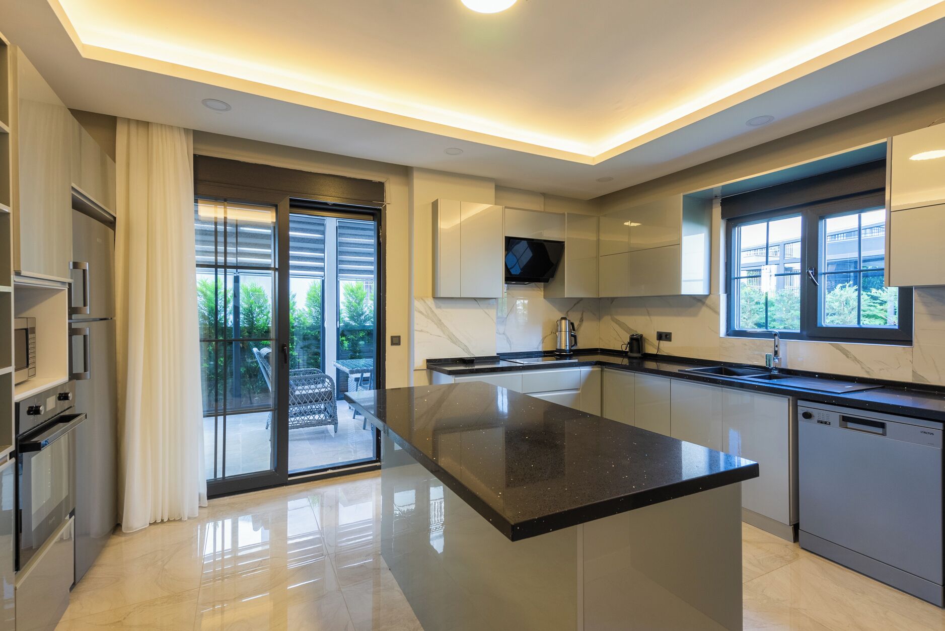Elite Villa | Private kitchen