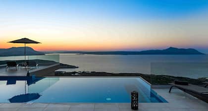 A Gorgeous Villa in Kokkino Horio