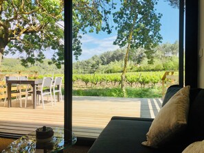 Outdoor dining - « La Cabane » Mur de Verre Xxl, vue Panoramique (Durban-Corbières)