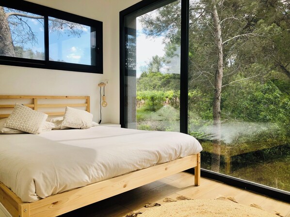 2 bedrooms, iron/ironing board, travel cot, free WiFi - « La Cabane » Mur de Verre Xxl, vue Panoramique (Durban-Corbières)