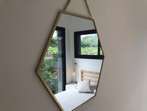 2 bedrooms, iron/ironing board, travel cot, free WiFi