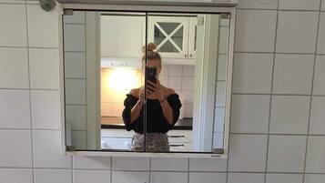 House | Bathroom | Shower, towels