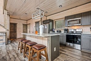 Refrigerador, microondas, horno, placa de cocina