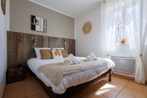 2 chambres, fer et planche à repasser, accès au Wi-Fi (inclus)