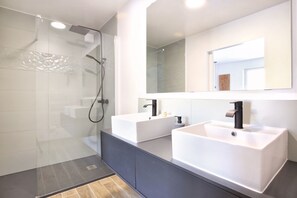 Hair dryer, towels