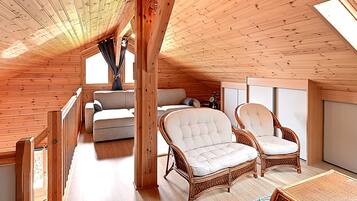 Fernseher, DVD-Player, Stereoanlage