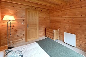 1 chambre, fer et planche à repasser, Wi-Fi gratuit, draps fournis
